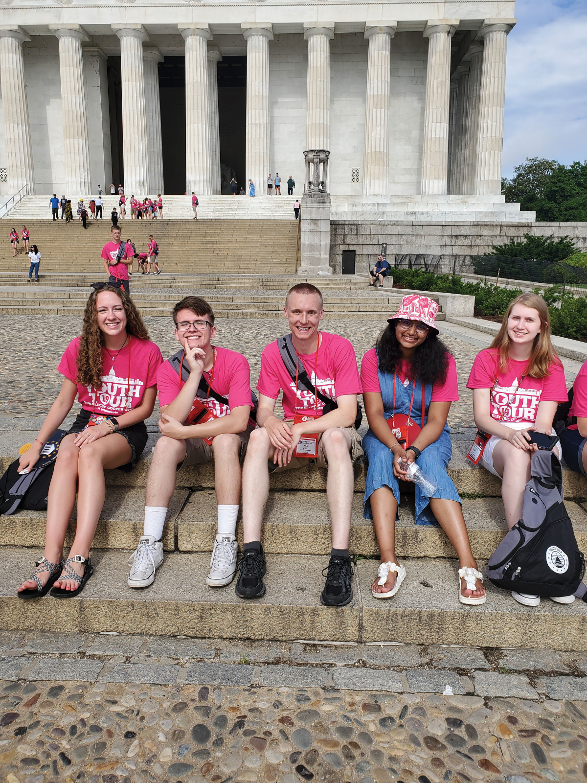 Dakota Electric Youth Tour Delegates at Lincoln Memorial