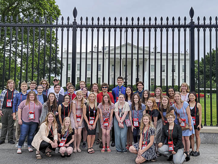 students in front of the white house