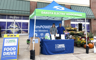 Dakota Electric food drive by Hy-Vee
